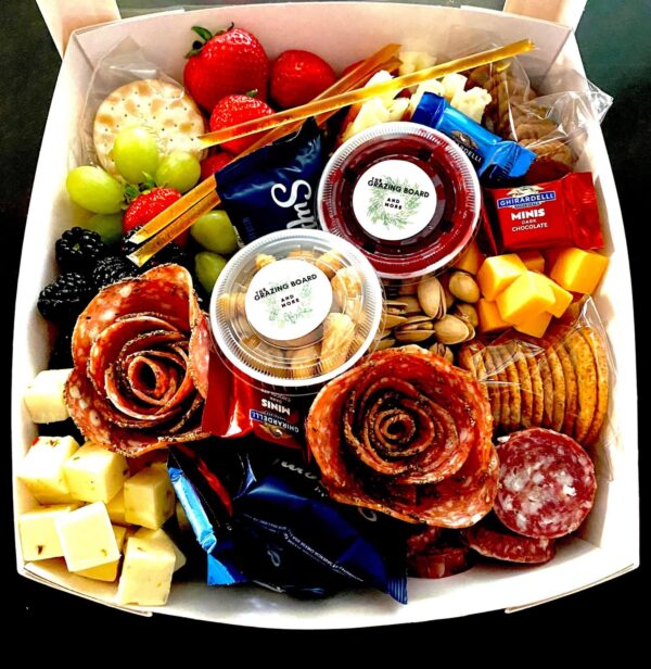 Lunch charcuterie box